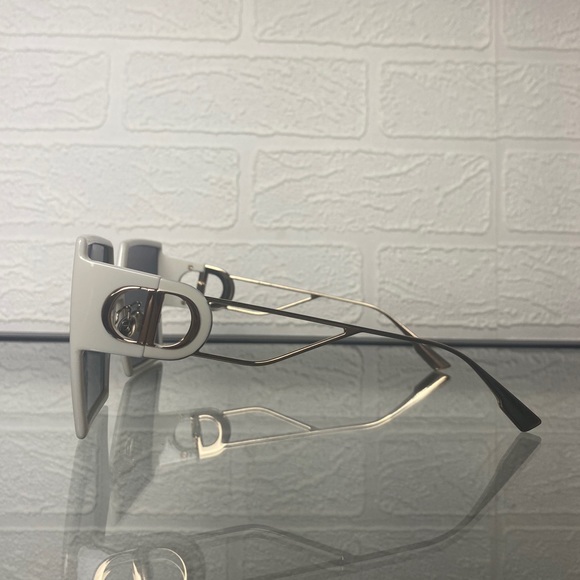 SOLD - Dior 30 Montaigne Sunglasses - Picture 3 of 10